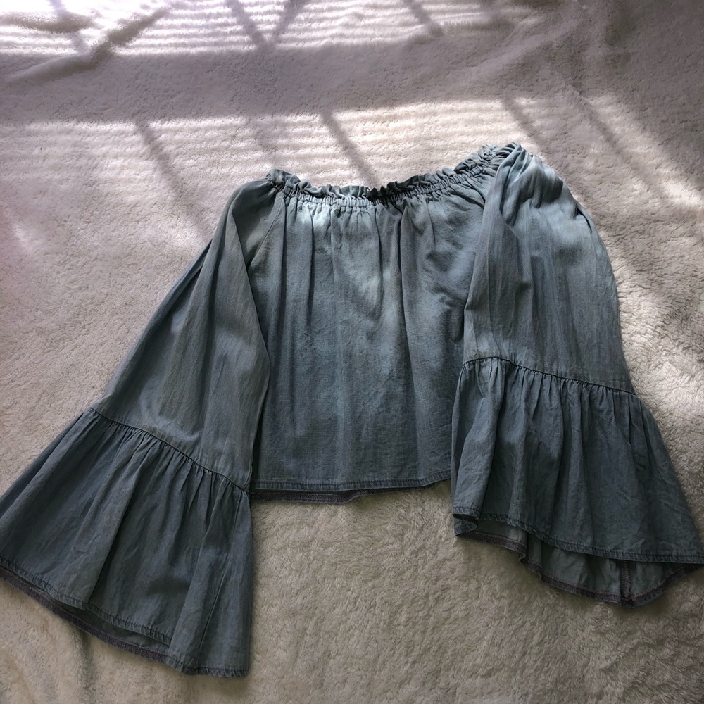 Off The shoulder Crop